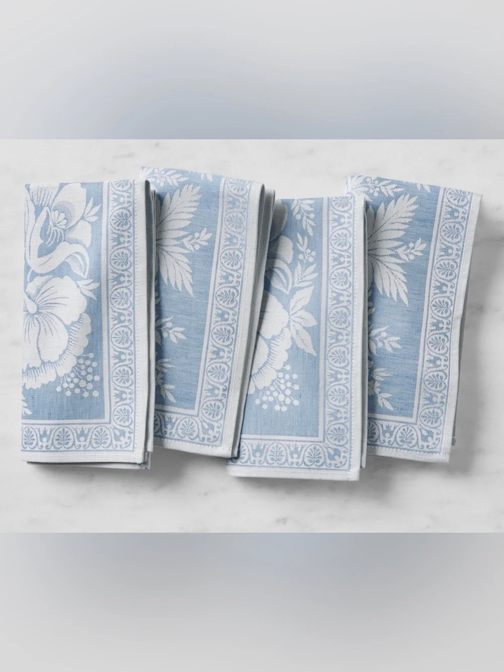 Williams Sonoma Blue and White Floral Napkins ( Set of 4 )